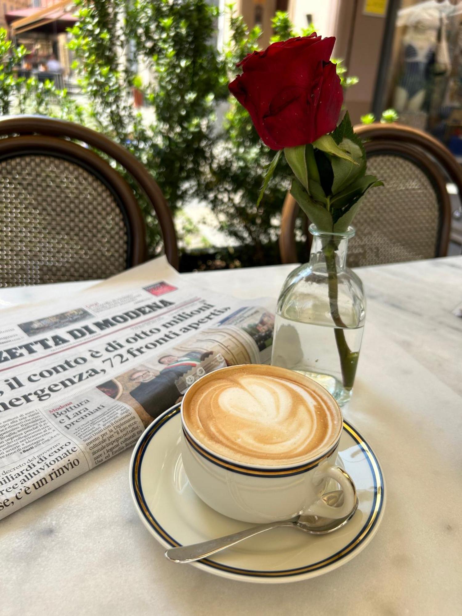 Domus Tua Bed & Breakfast Modena Bagian luar foto