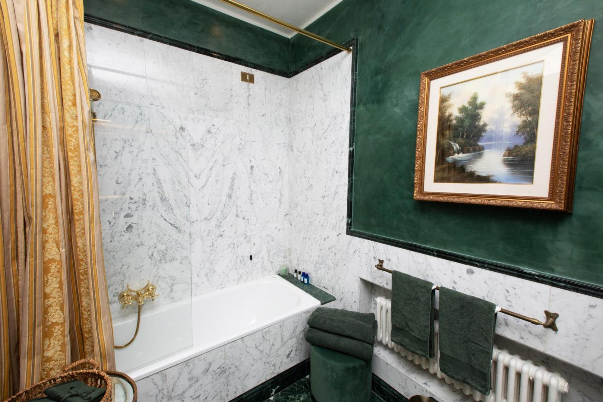 Domus Tua Bed & Breakfast Modena Bagian luar foto