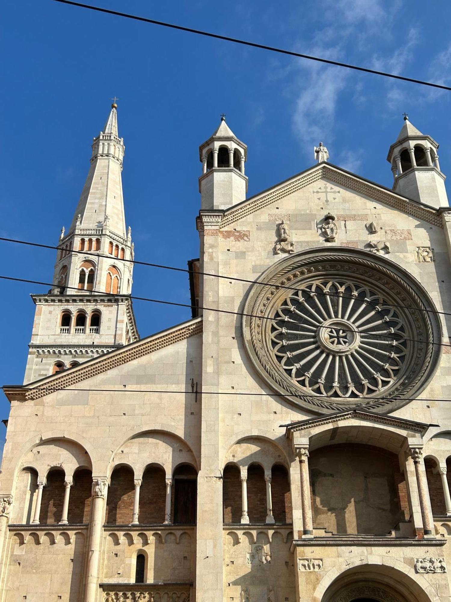 Domus Tua Bed & Breakfast Modena Bagian luar foto