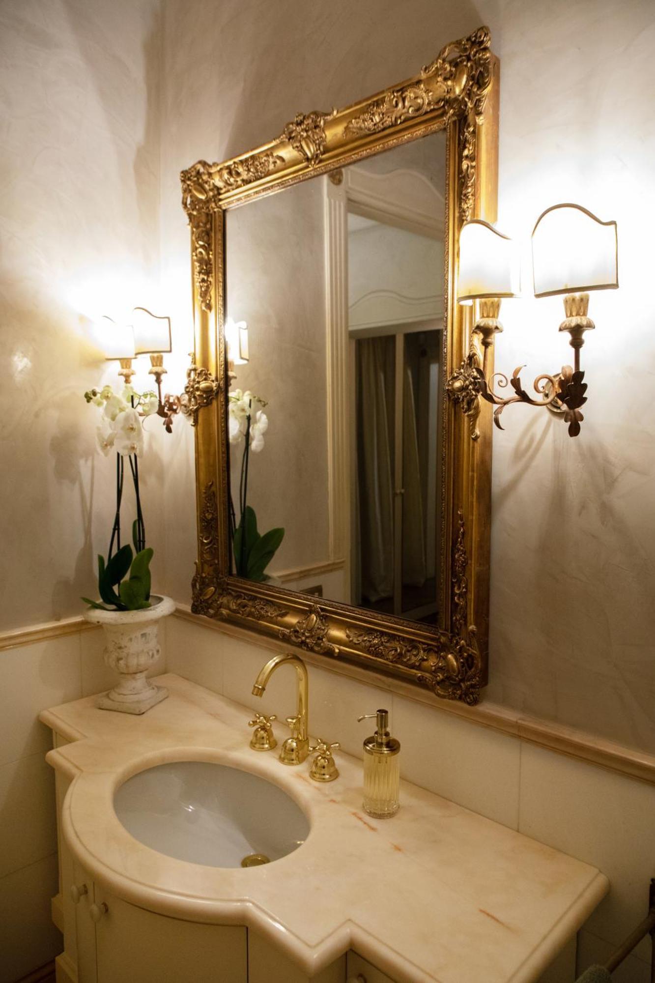 Domus Tua Bed & Breakfast Modena Bagian luar foto